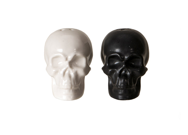 Black &amp; White Skulls Salt and Pepper Shakers 1 - JPs Horror Collection