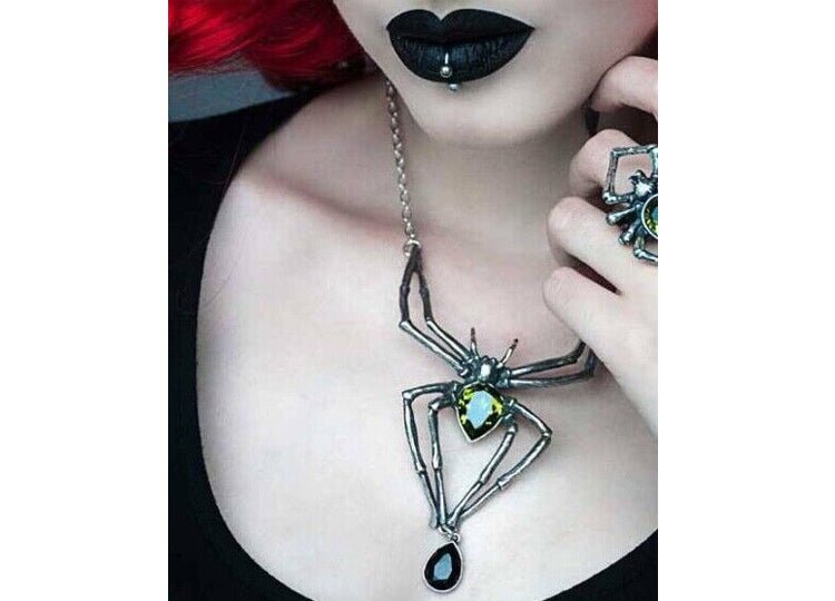 Alchemy England Emerald Venom Necklace Gothic Serpent Pendant Necklace - JP's Horror
