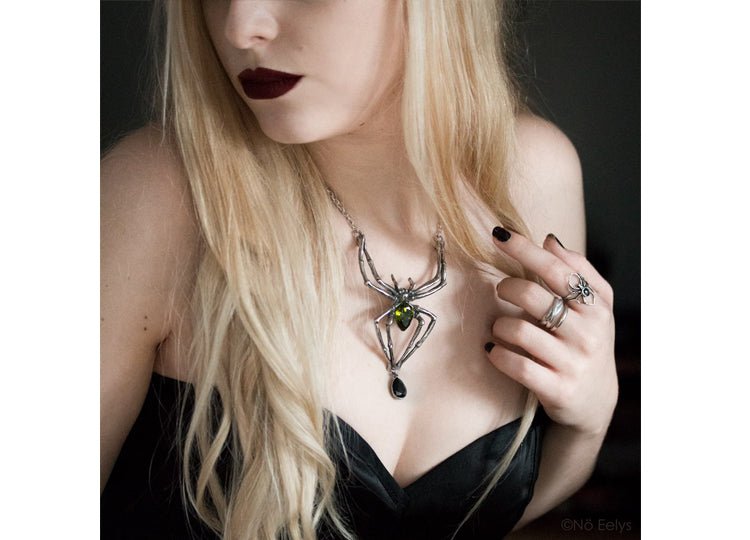 Alchemy England Emerald Venom Necklace Gothic Serpent Pendant Necklace - JP's Horror