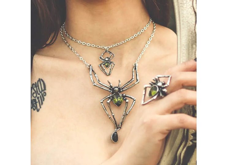 Alchemy England Emerald Venom Necklace Gothic Serpent Pendant Necklace - JP's Horror