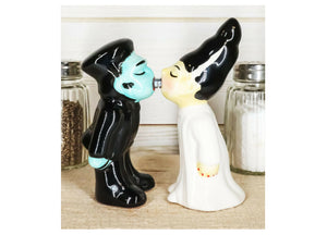 Kissing Zombies Salt and Pepper Shakers 1 - JPs Horror Collection