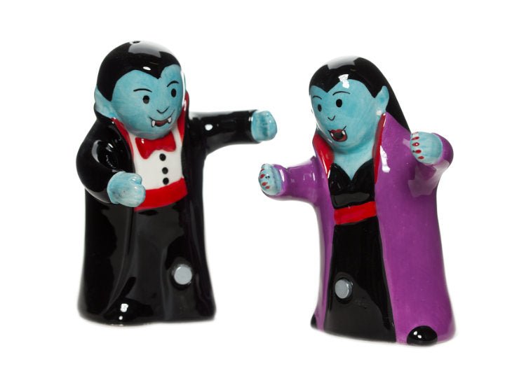Hugging Vampires Salt and Pepper Shakers - JP's Horror