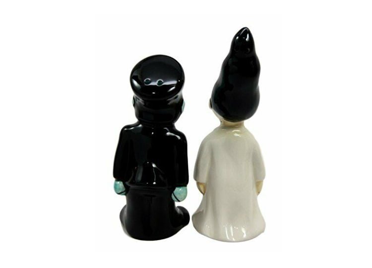 Kissing Zombies Salt and Pepper Shakers - JP's Horror